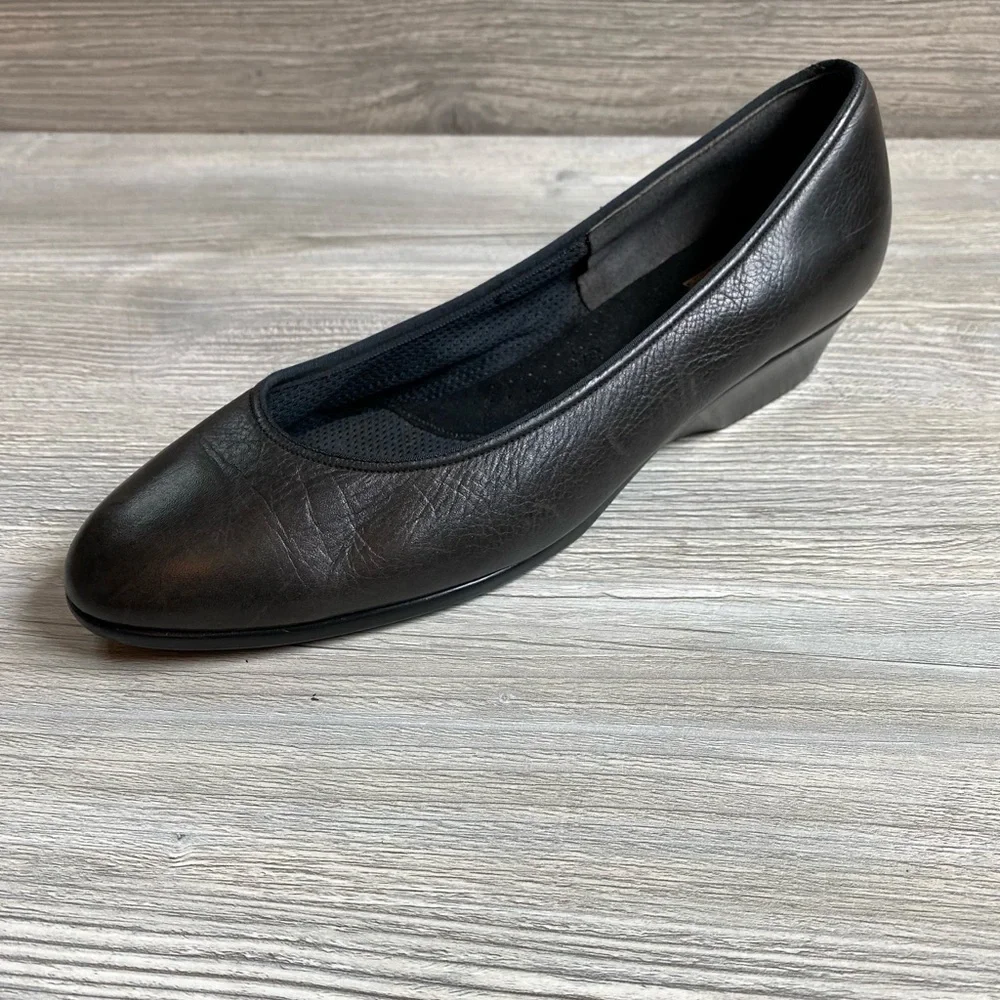 Stone grey leather comfortable mini wedge Natural Sport 8.5